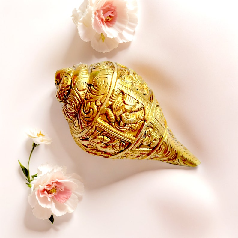 Decorative Spiritual Brass Shankh - Margue Blossom